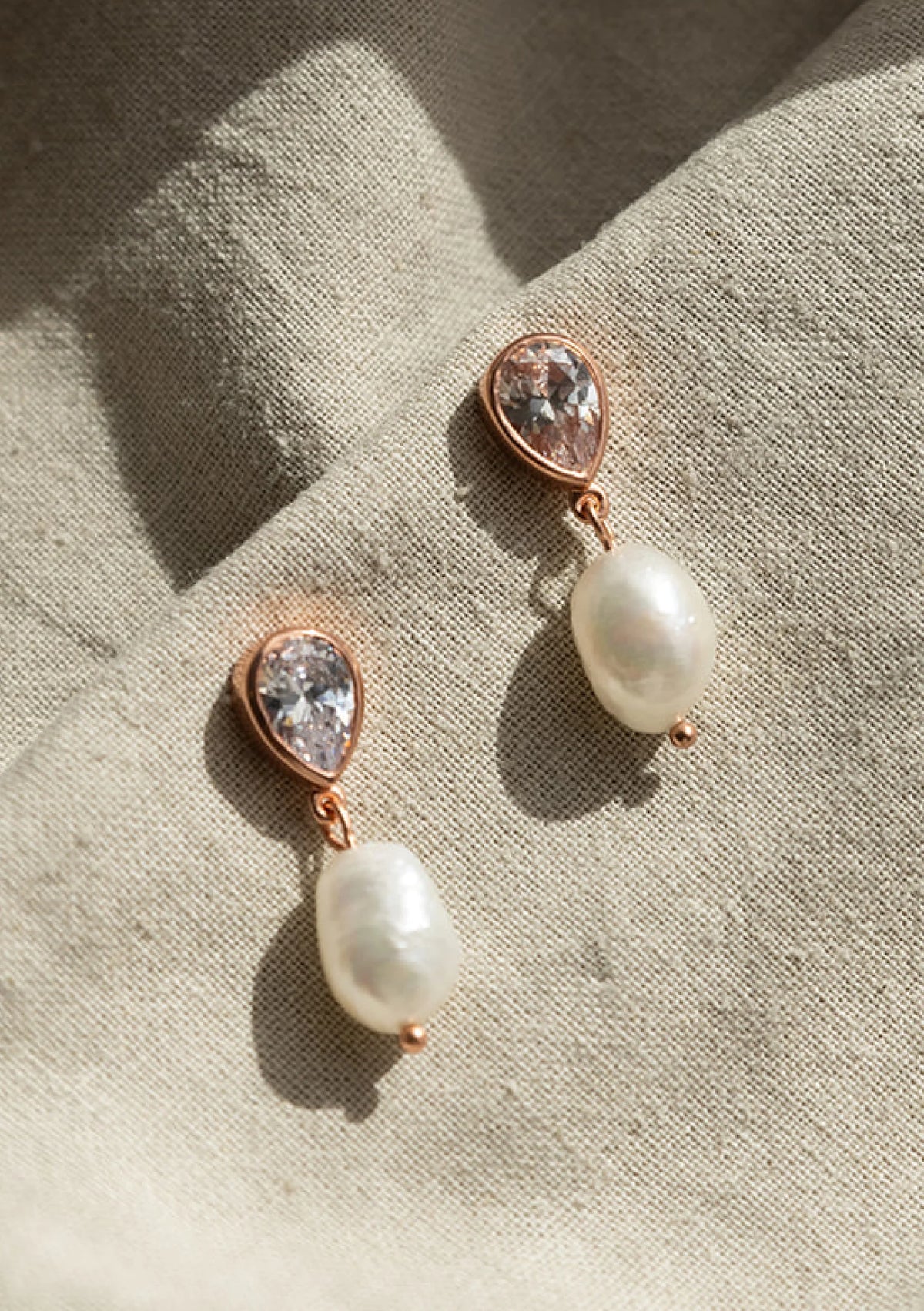 Lola rose white seashell 2025 earrings