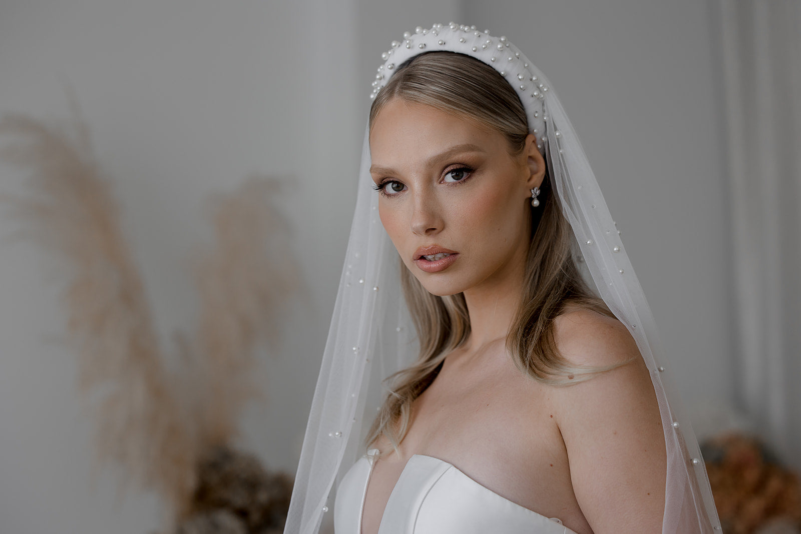 Bella - Pretty Bridal Crystal Pearl Earrings