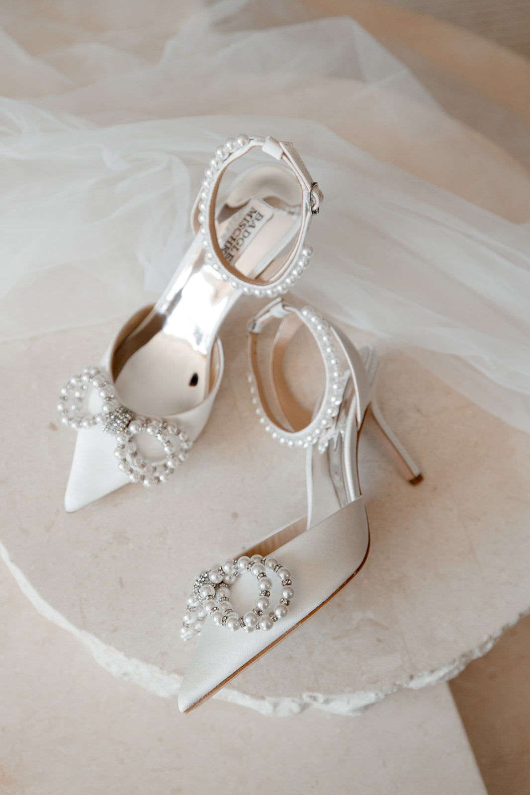 Faint - Pointed Toe Stiletto With Pearl & Crystal Bow- Soft White