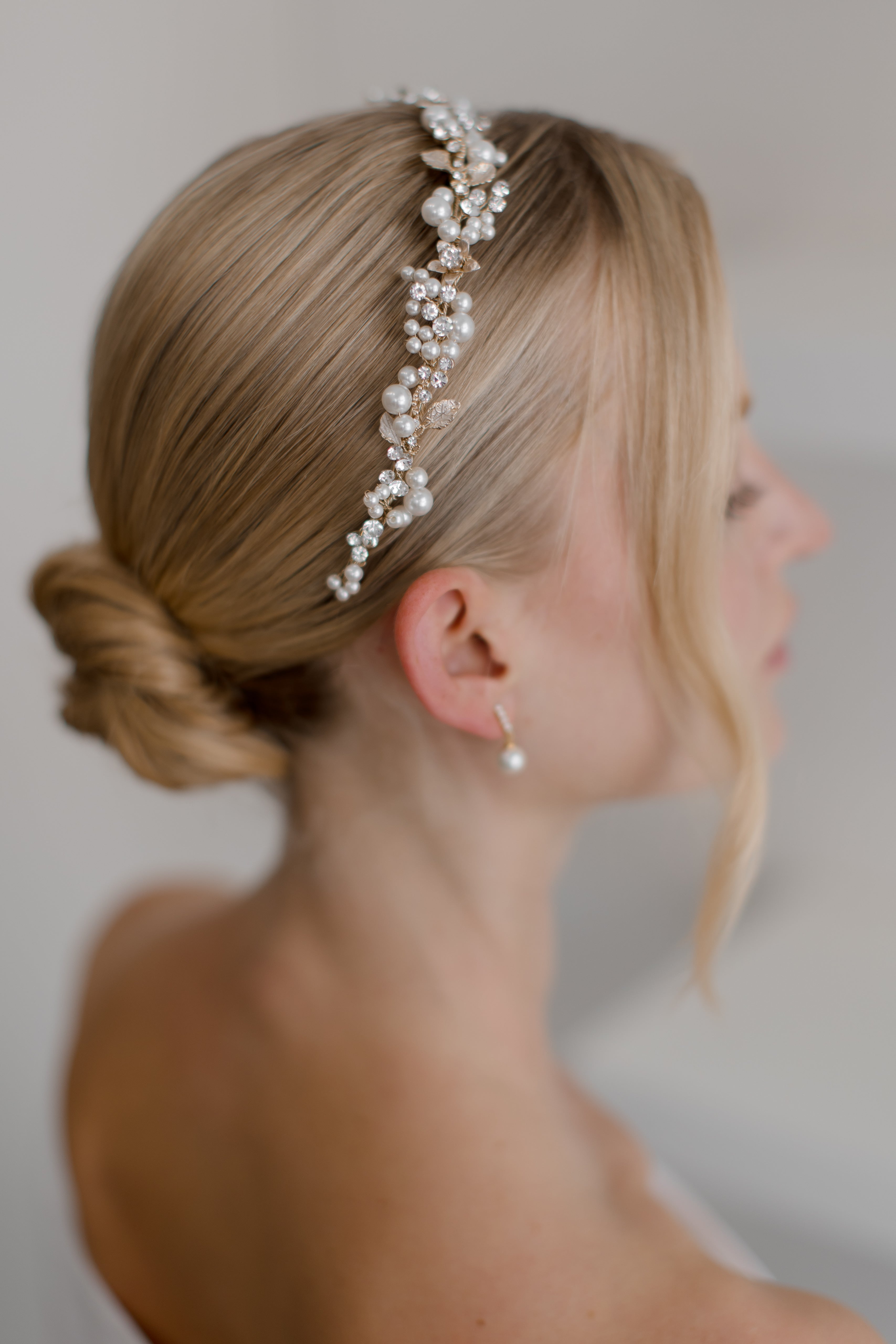 Amelia - Pearl Crystal Delicate Floral Bridal Headband