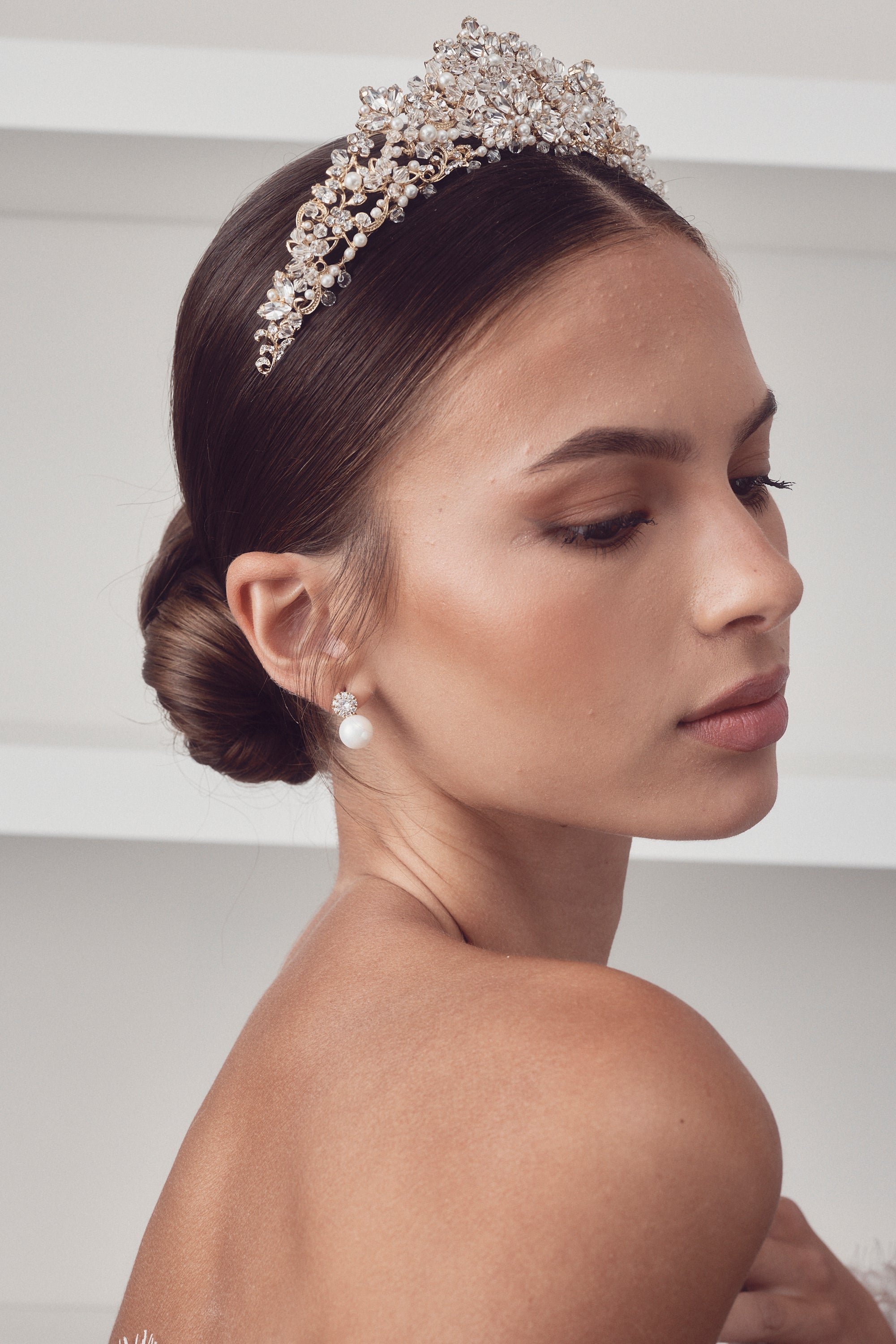 Roesia - Crystal Pearl Bridal Crown