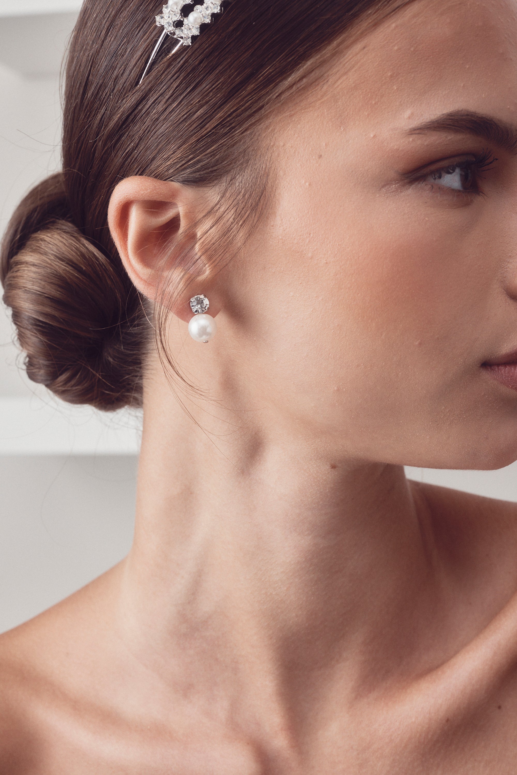 Leah Petite - Swarovski Crystal and Pearl Bridal Stud Earrings 10mm - Gold Plated