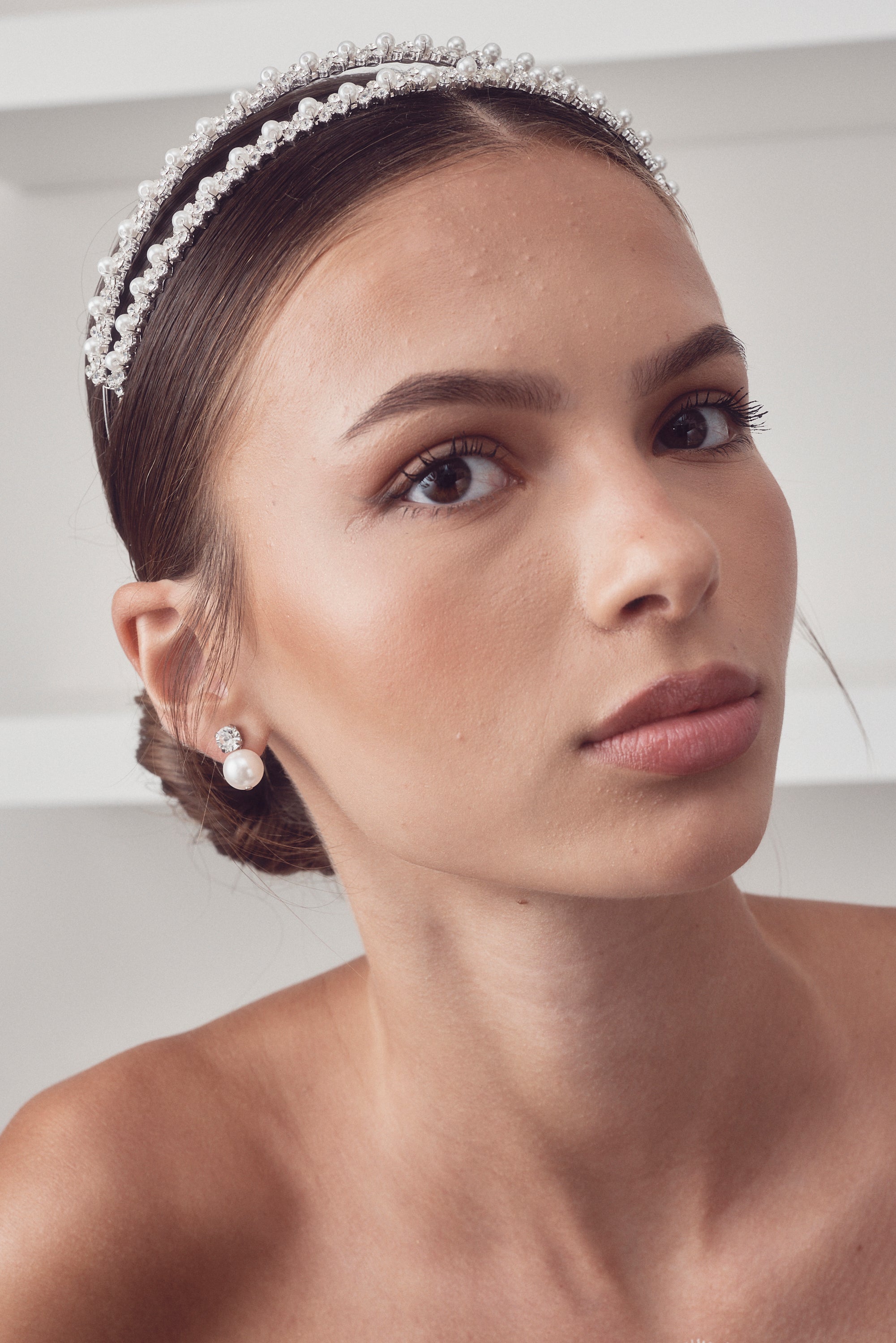 Leah Petite - Swarovski Crystal and Pearl Bridal Stud Earrings 10mm - Gold Plated