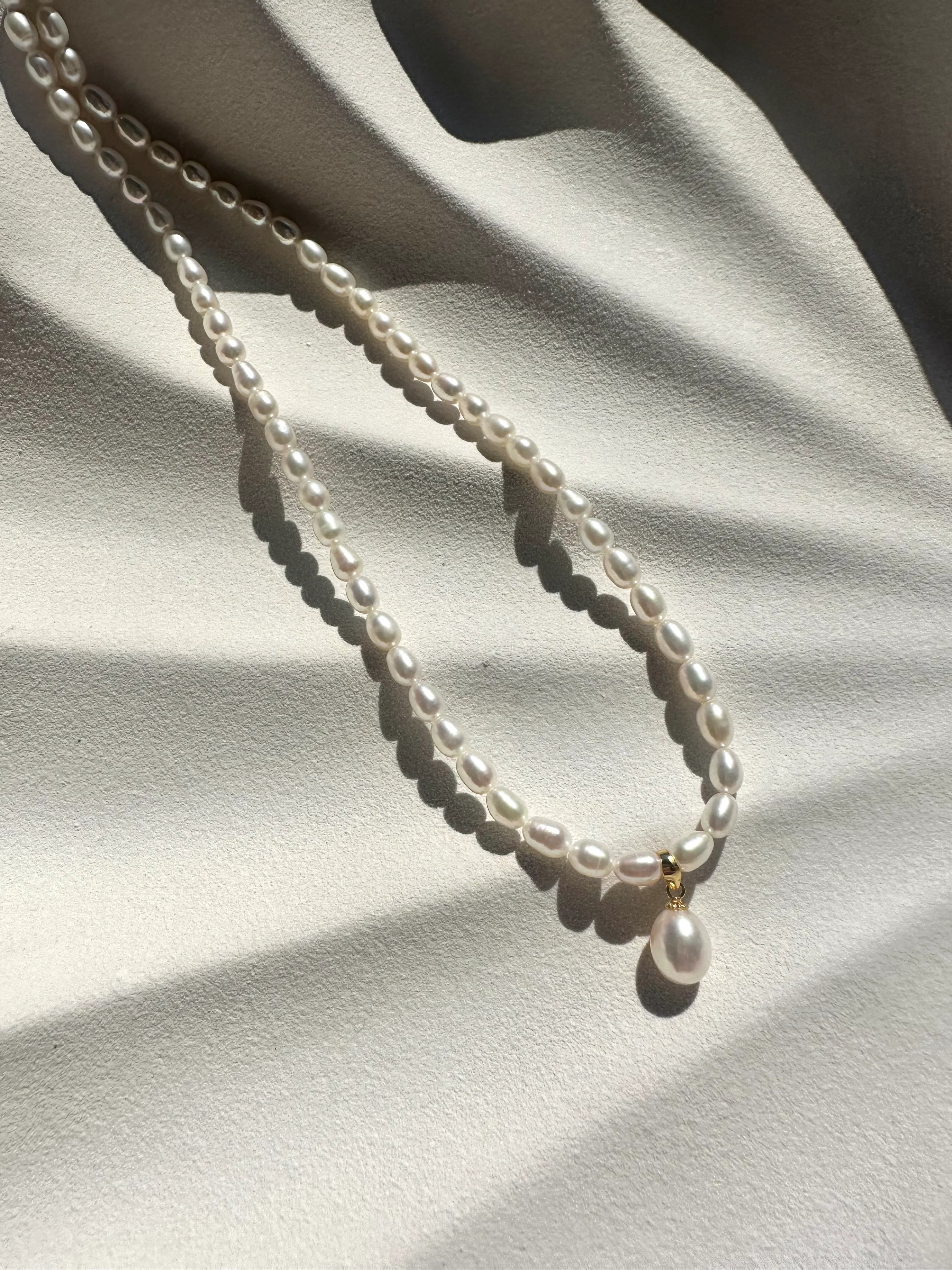 Lola Knight - Luca - Freshwater Pearl Necklace - Gold