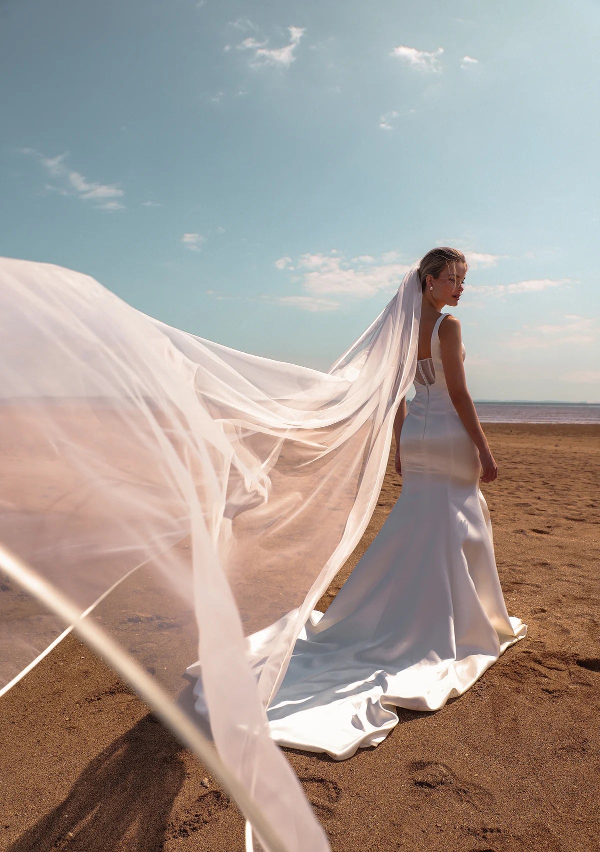 Lola Knight - James - Classic Satin Trim Single Tier Wedding Veil - Ivory