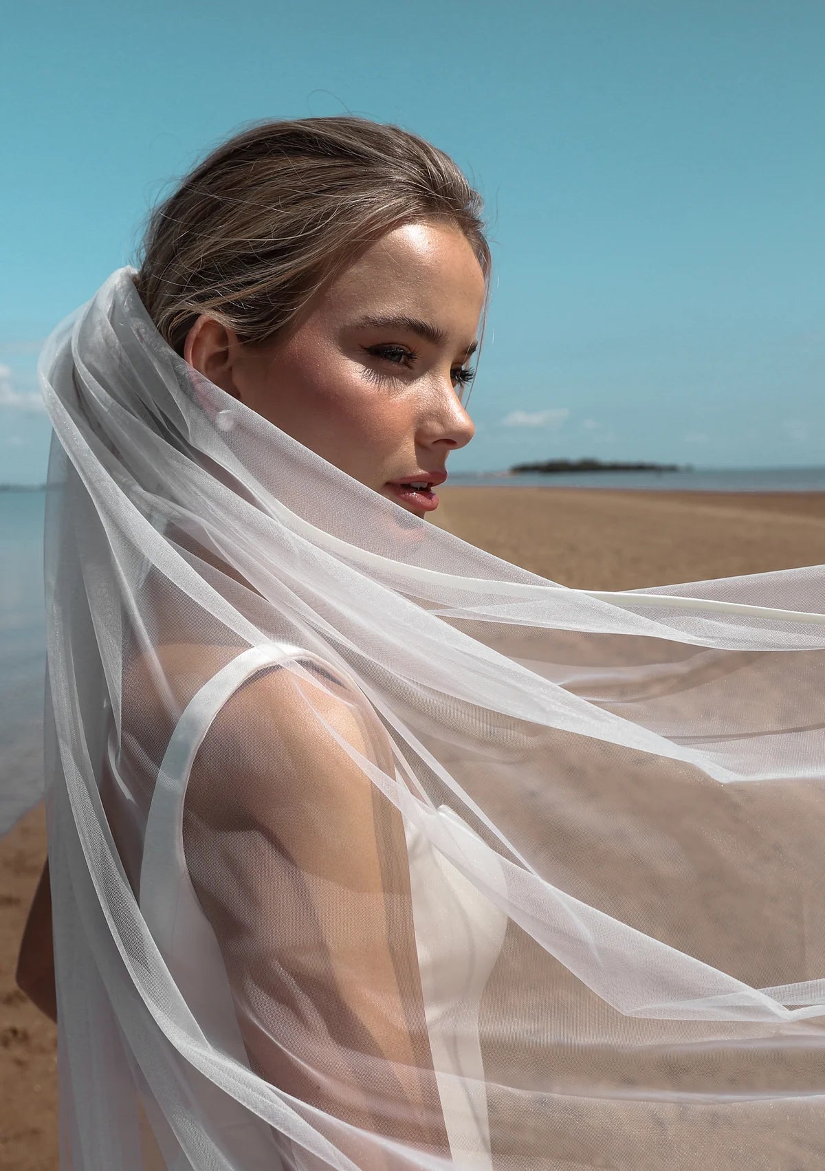 Lola Knight - James - Classic Satin Trim Single Tier Wedding Veil - Ivory