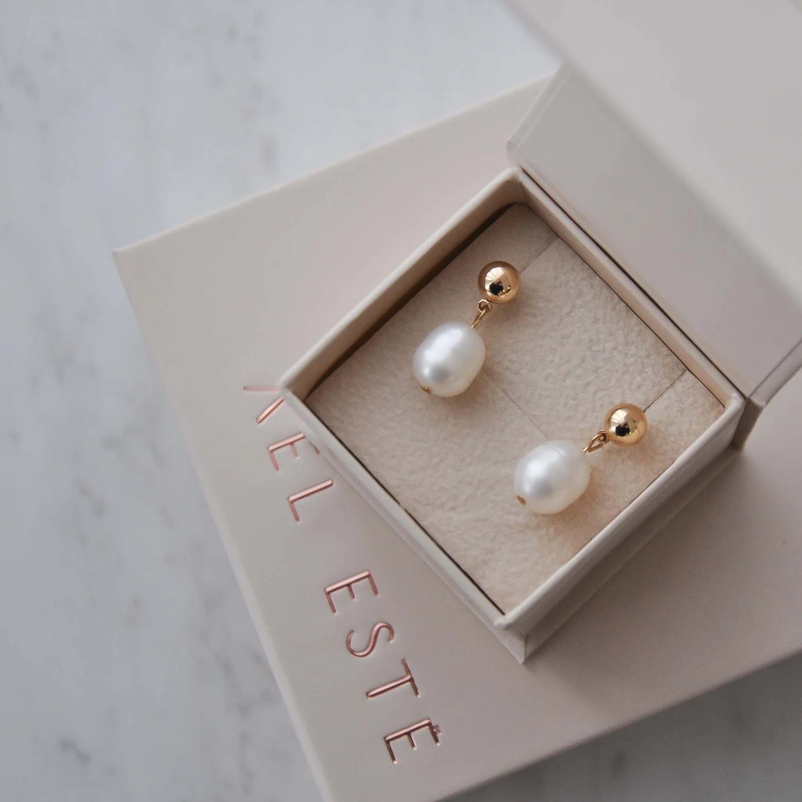Gold pearl drop earrings 2025 australia