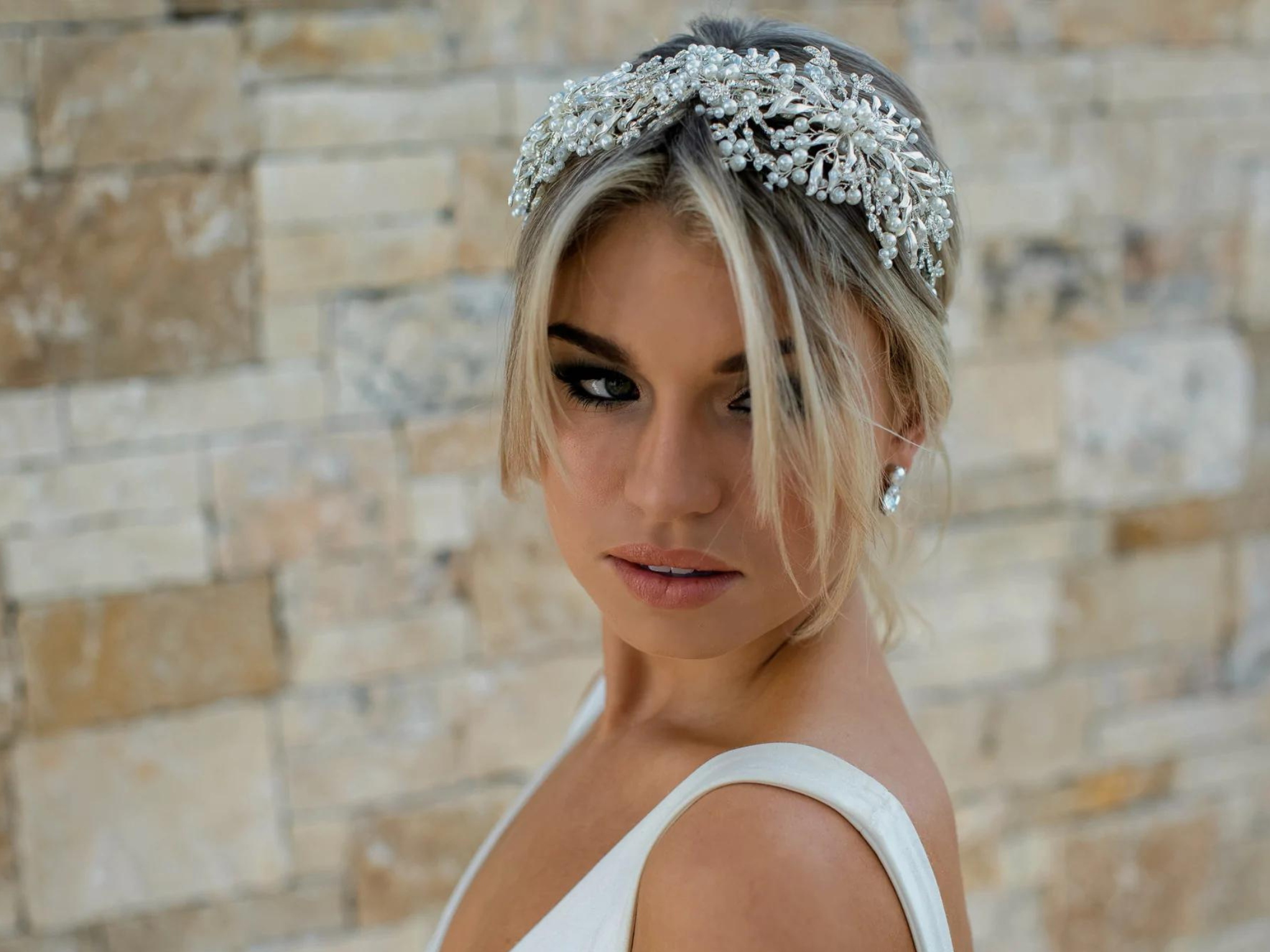Top 20 Bridal Headpieces for Your Wedding Hairstyles -  Elegantweddinginvites.com Blog | Wedding hair accessories, Updo with  headband, Bridal hair