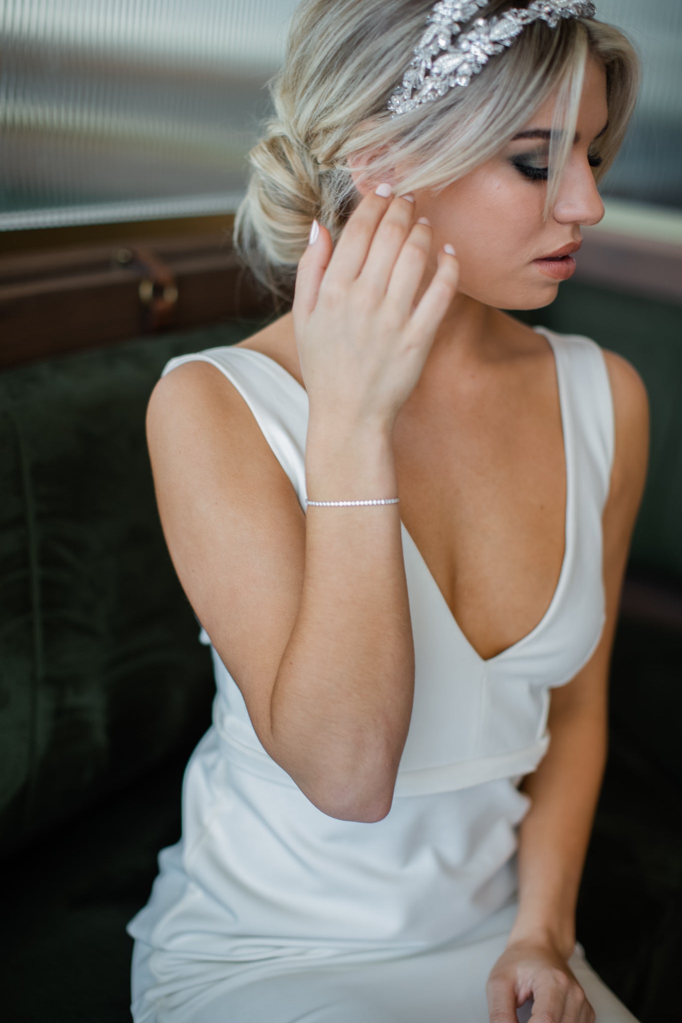 Amazon.com: YERTTER Silver Rhinestone Women Girls Hand Chain Finger Ring  Link Bracelet Slave Harness Chain Bracelet Wedding Bridals Prom : Clothing,  Shoes & Jewelry
