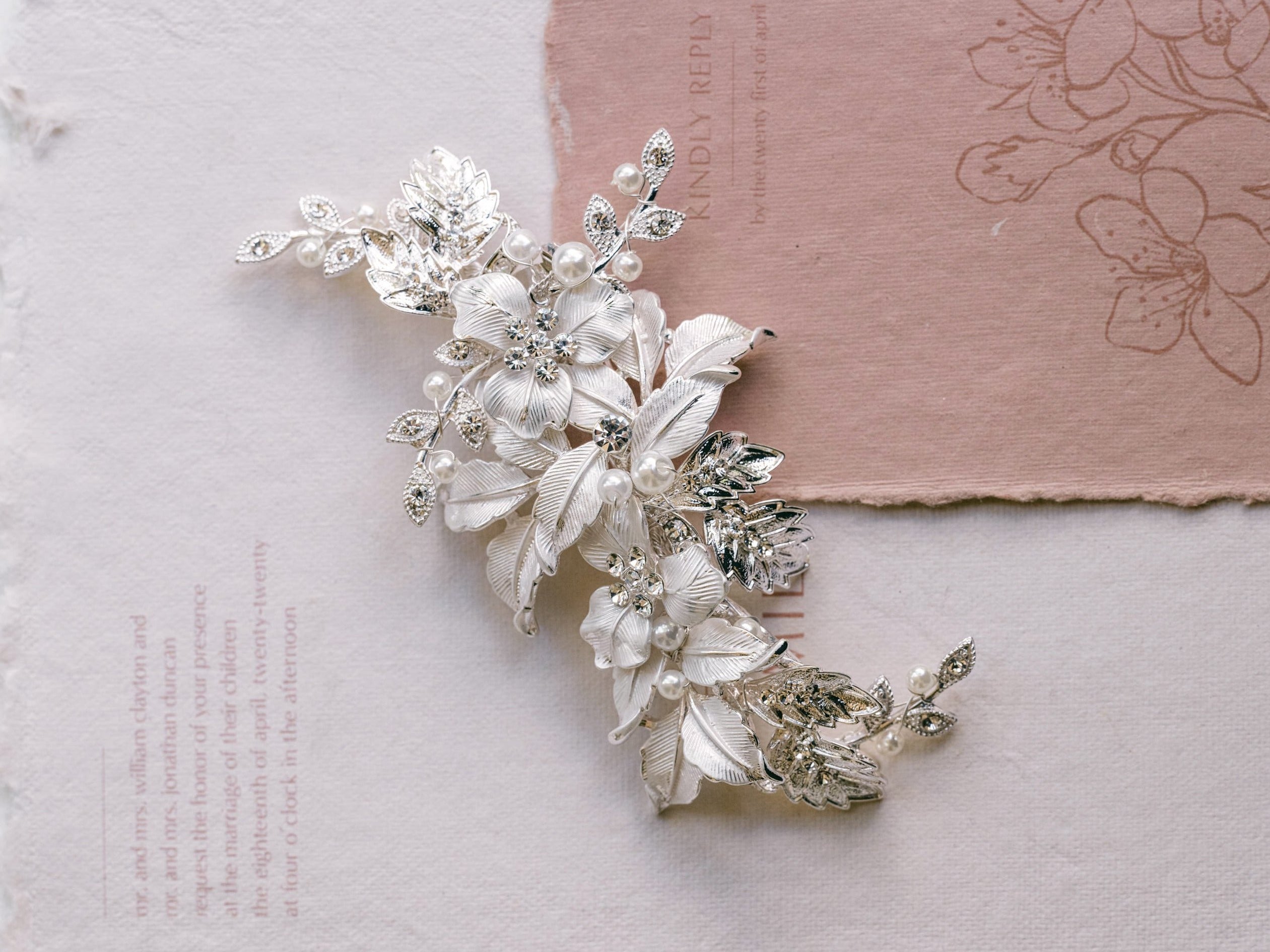 Hallie - Leaf Pearl Bridal Hair Clip