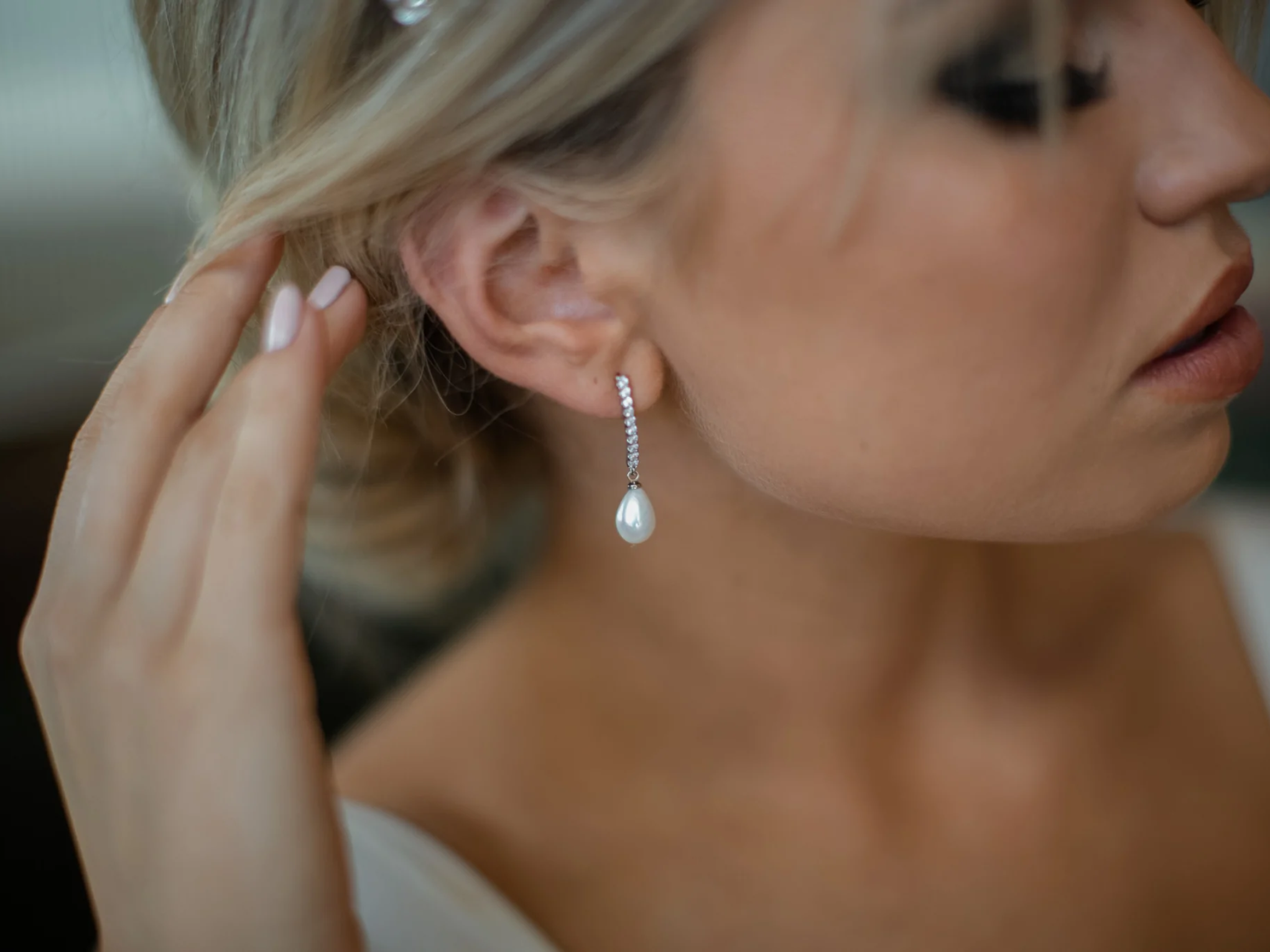 Penelope - Elegant Pearl Drop Bridal Earrings